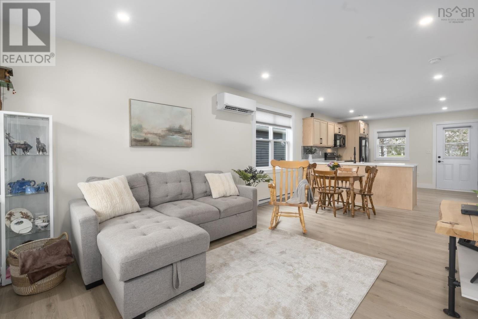 












73 East Court Road

,
Bible Hill,




Nova Scotia
B2N4M7

