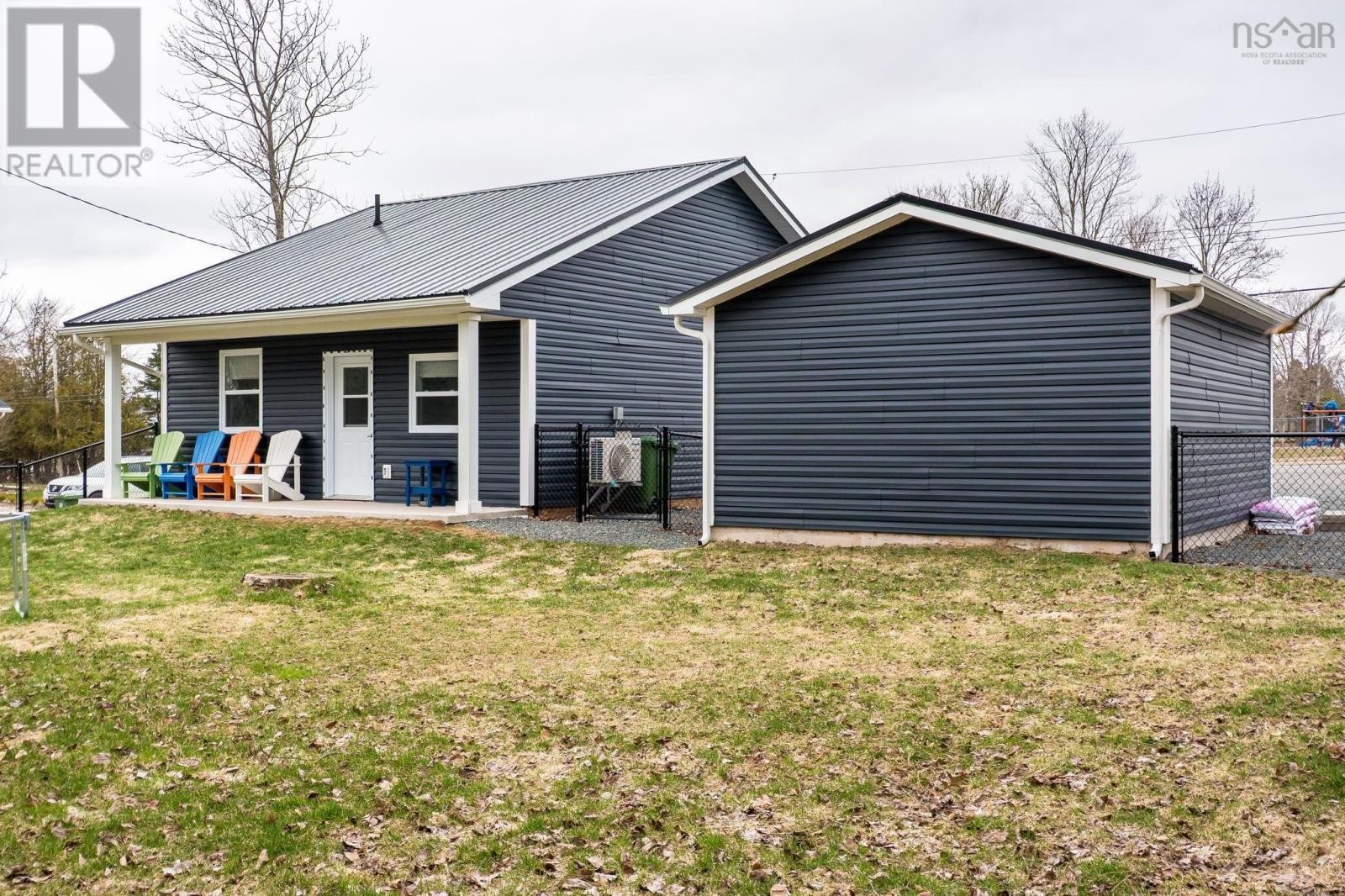 












73 East Court Road

,
Bible Hill,




Nova Scotia
B2N4M7

