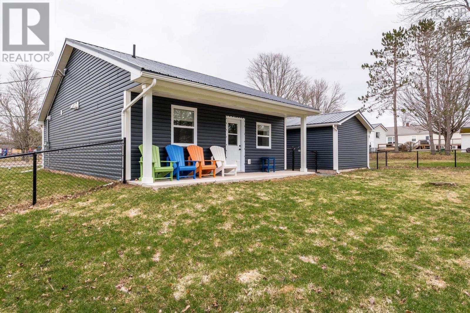 












73 East Court Road

,
Bible Hill,




Nova Scotia
B2N4M7


