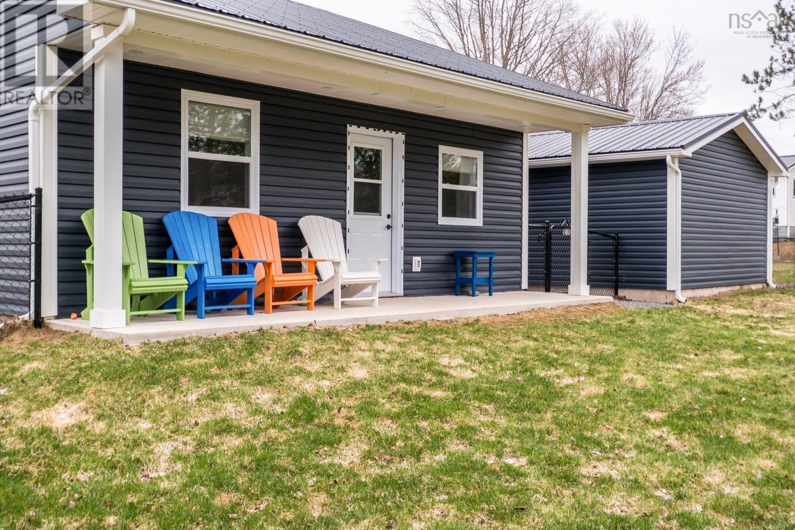












73 East Court Road

,
Bible Hill,




Nova Scotia
B2N4M7

