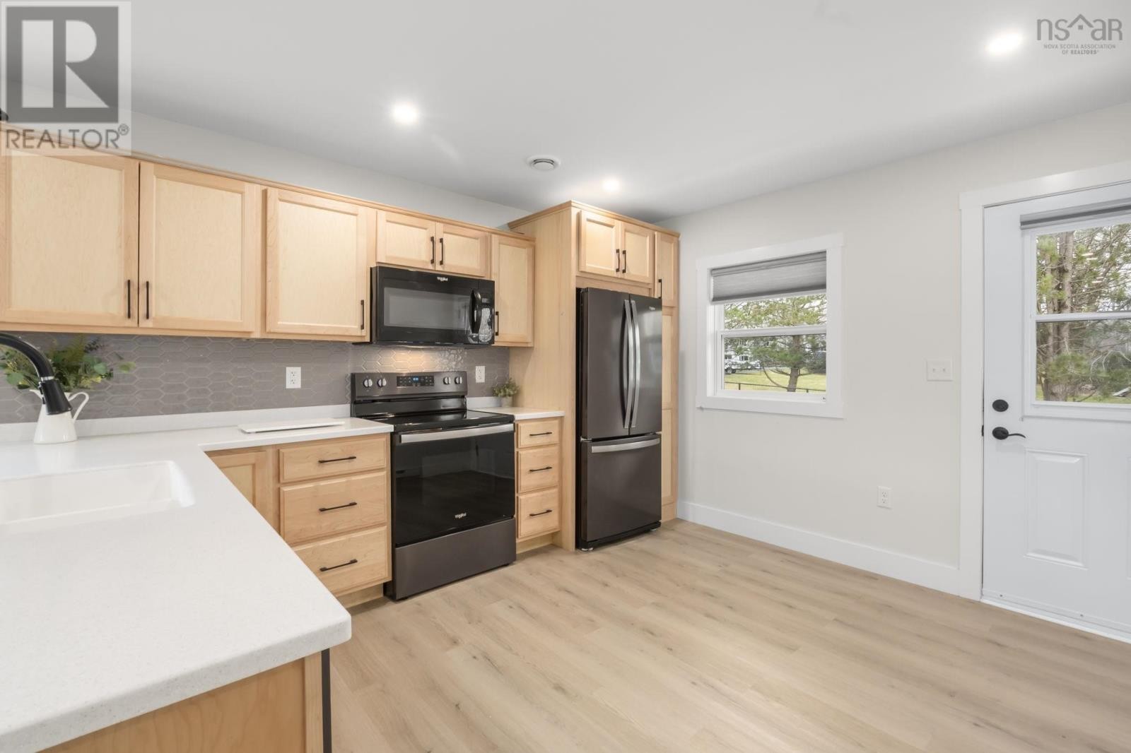 












73 East Court Road

,
Bible Hill,




Nova Scotia
B2N4M7

