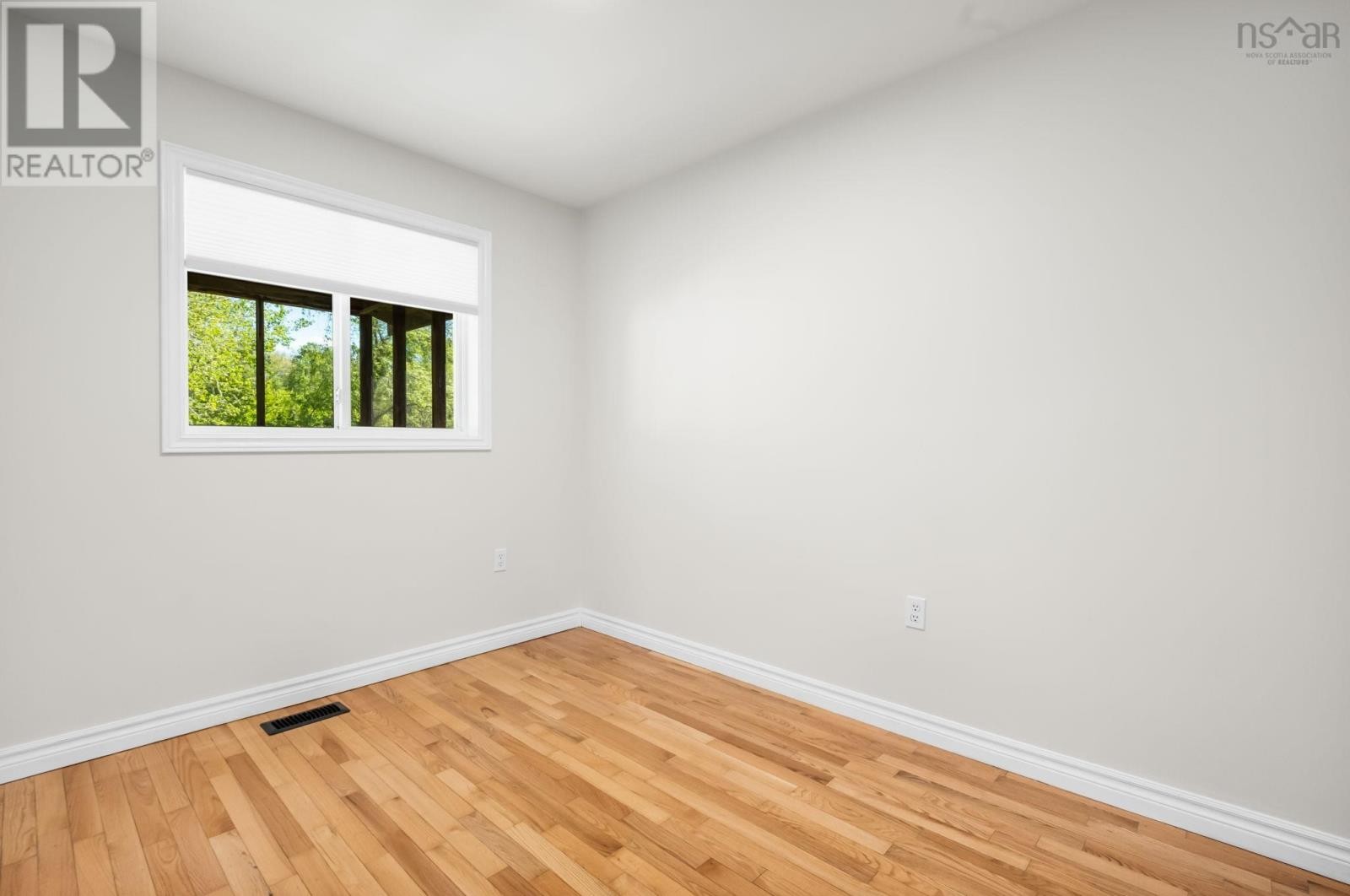 












112 Dutch Settlement Road

,
Lantz,




Nova Scotia
B2S2B9

