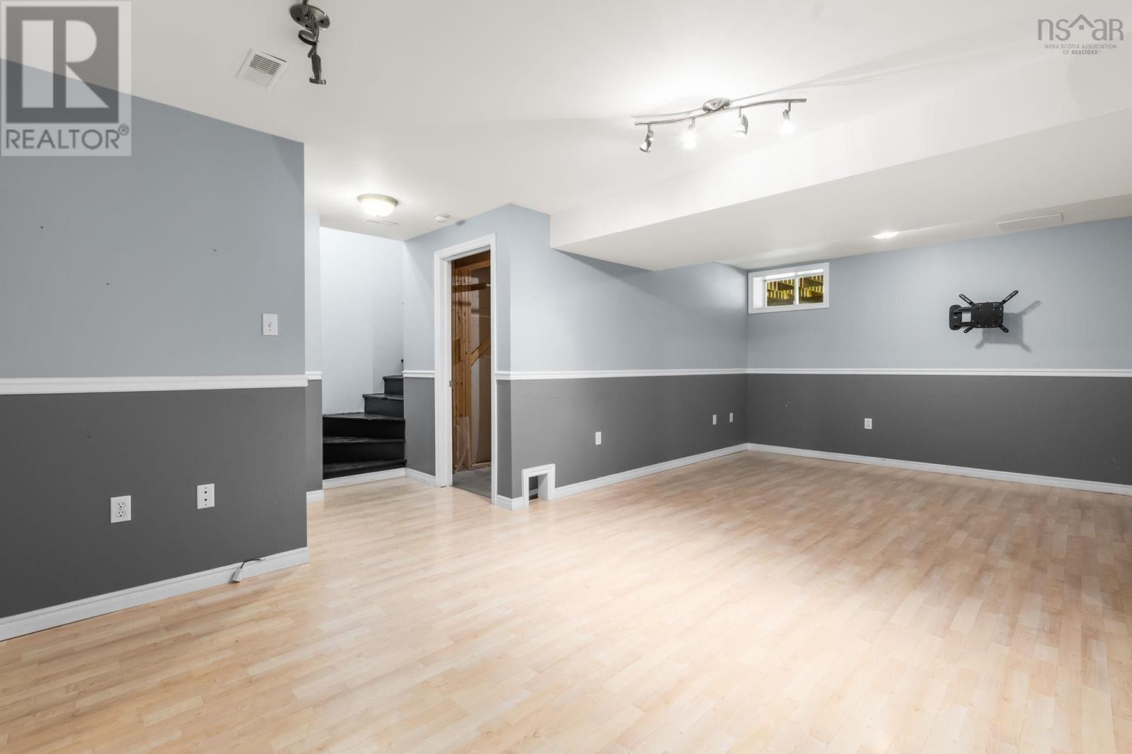 












112 Dutch Settlement Road

,
Lantz,




Nova Scotia
B2S2B9

