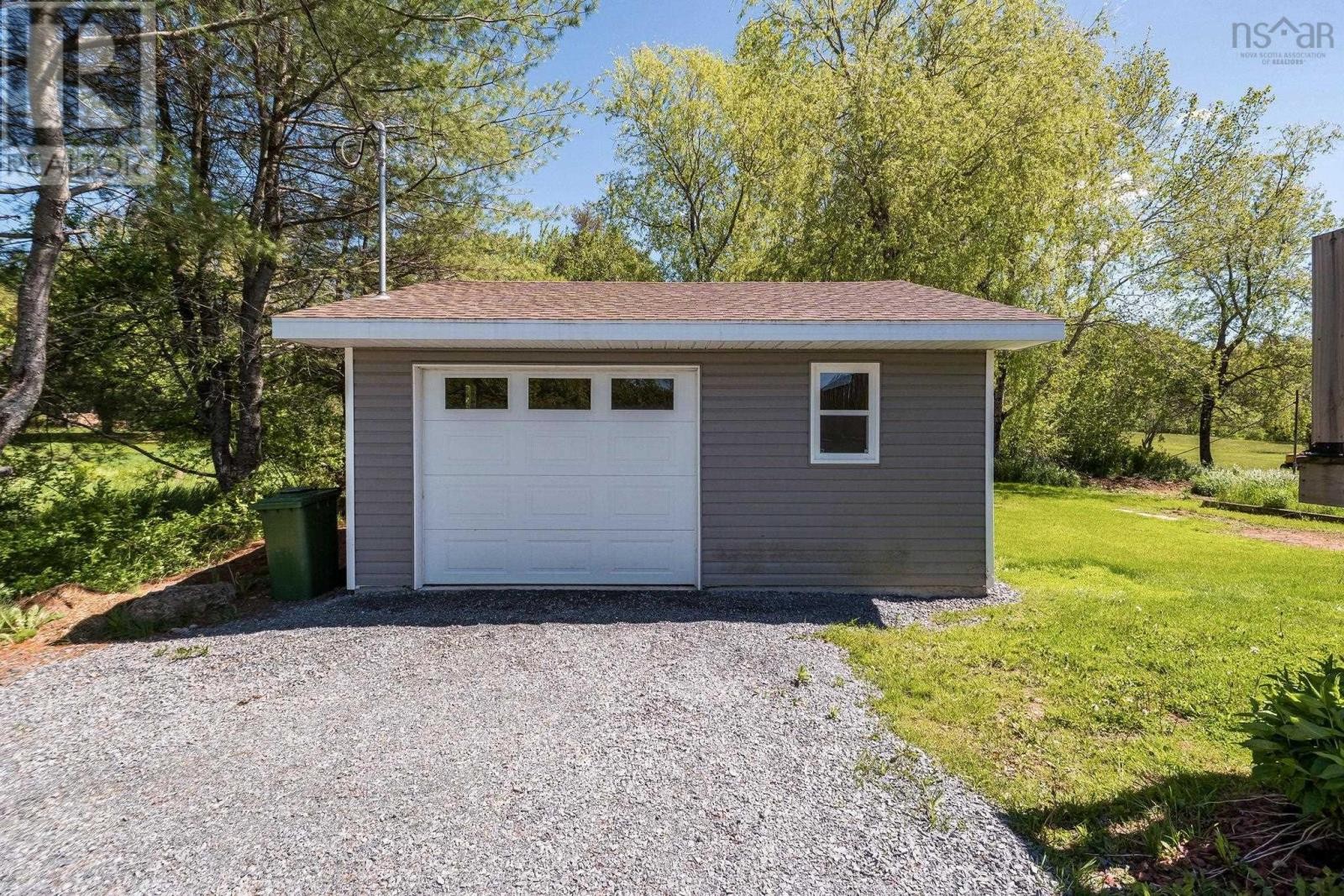 












112 Dutch Settlement Road

,
Lantz,




Nova Scotia
B2S2B9

