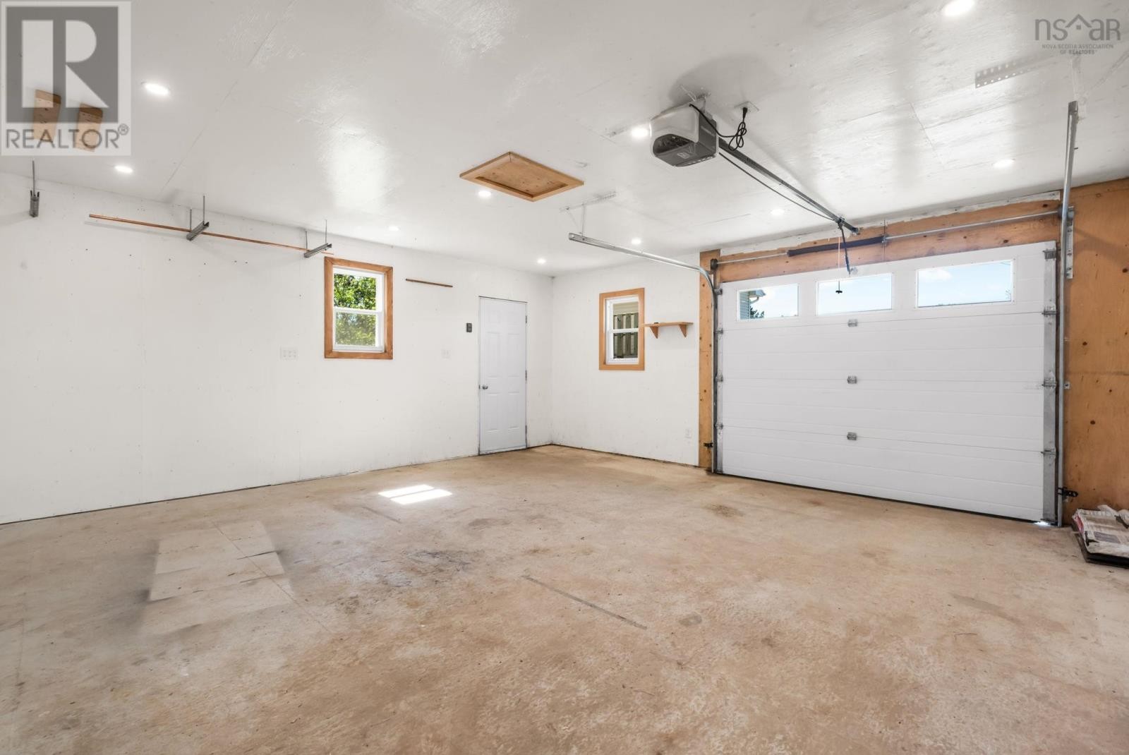 












112 Dutch Settlement Road

,
Lantz,




Nova Scotia
B2S2B9

