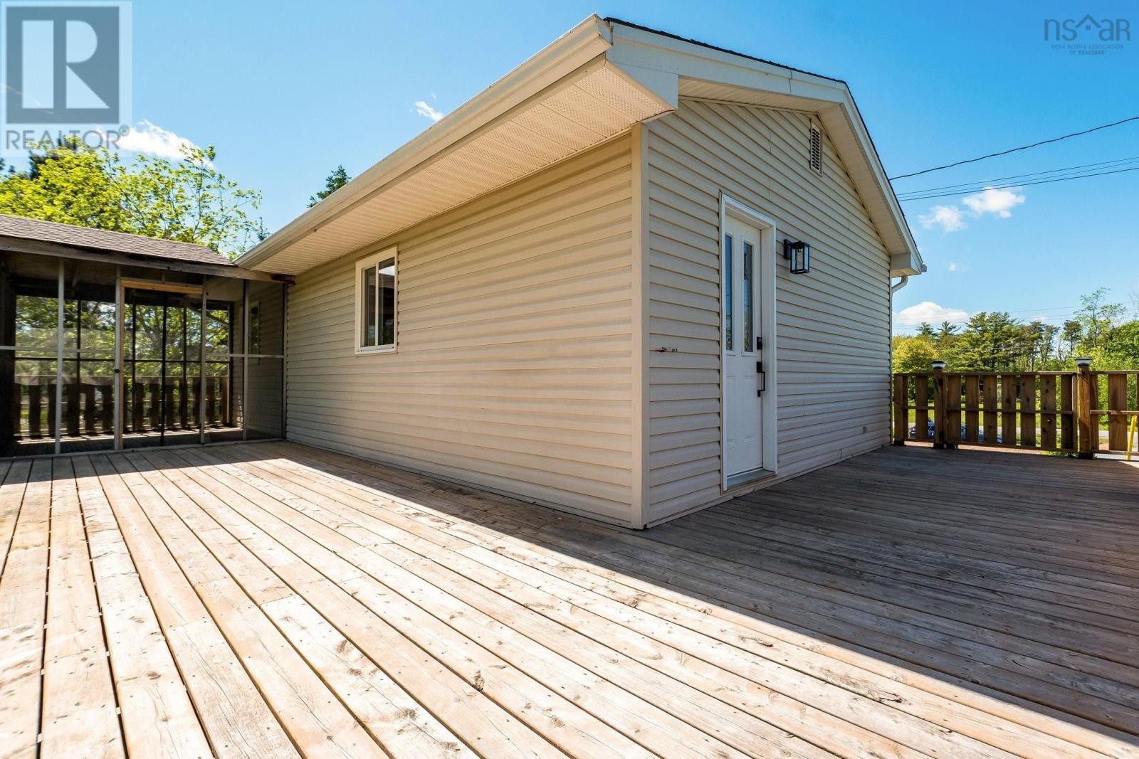 












112 Dutch Settlement Road

,
Lantz,




Nova Scotia
B2S2B9

