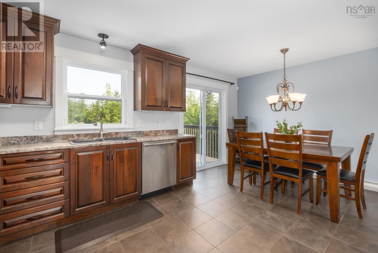 












3350 Old Guysborough Road

,
Devon,




Nova Scotia
B2T1K8

