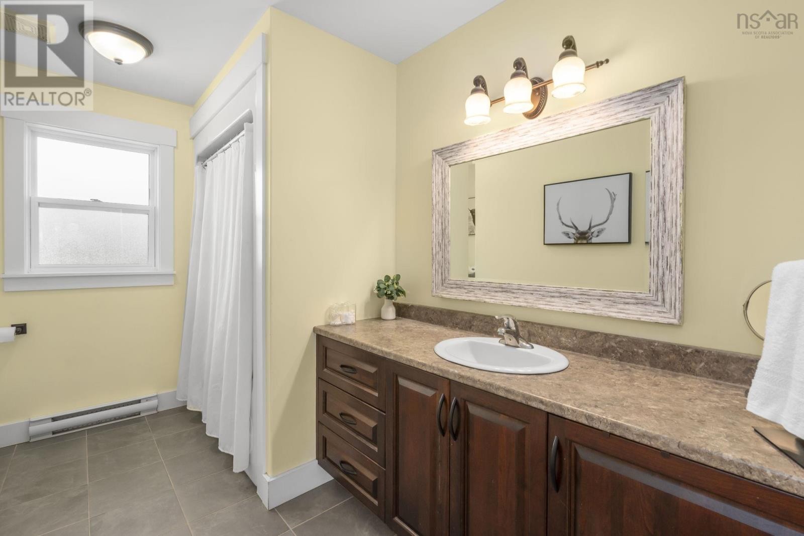 












3350 Old Guysborough Road

,
Devon,




Nova Scotia
B2T1K8

