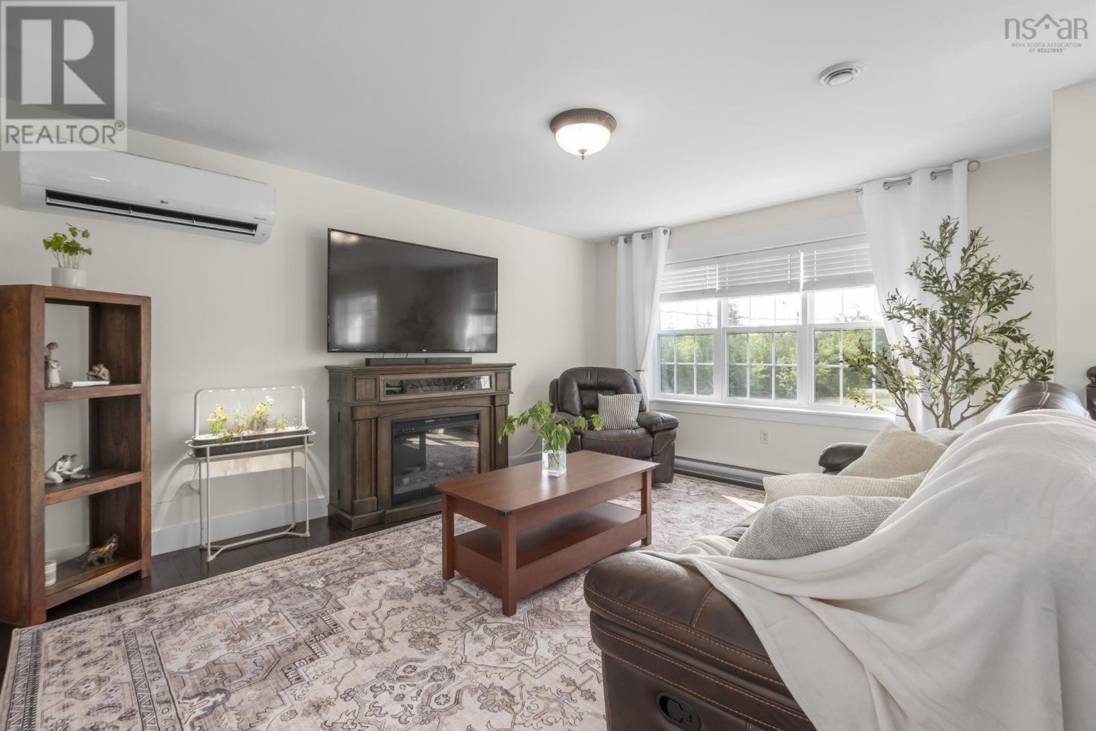 












3350 Old Guysborough Road

,
Devon,




Nova Scotia
B2T1K8

