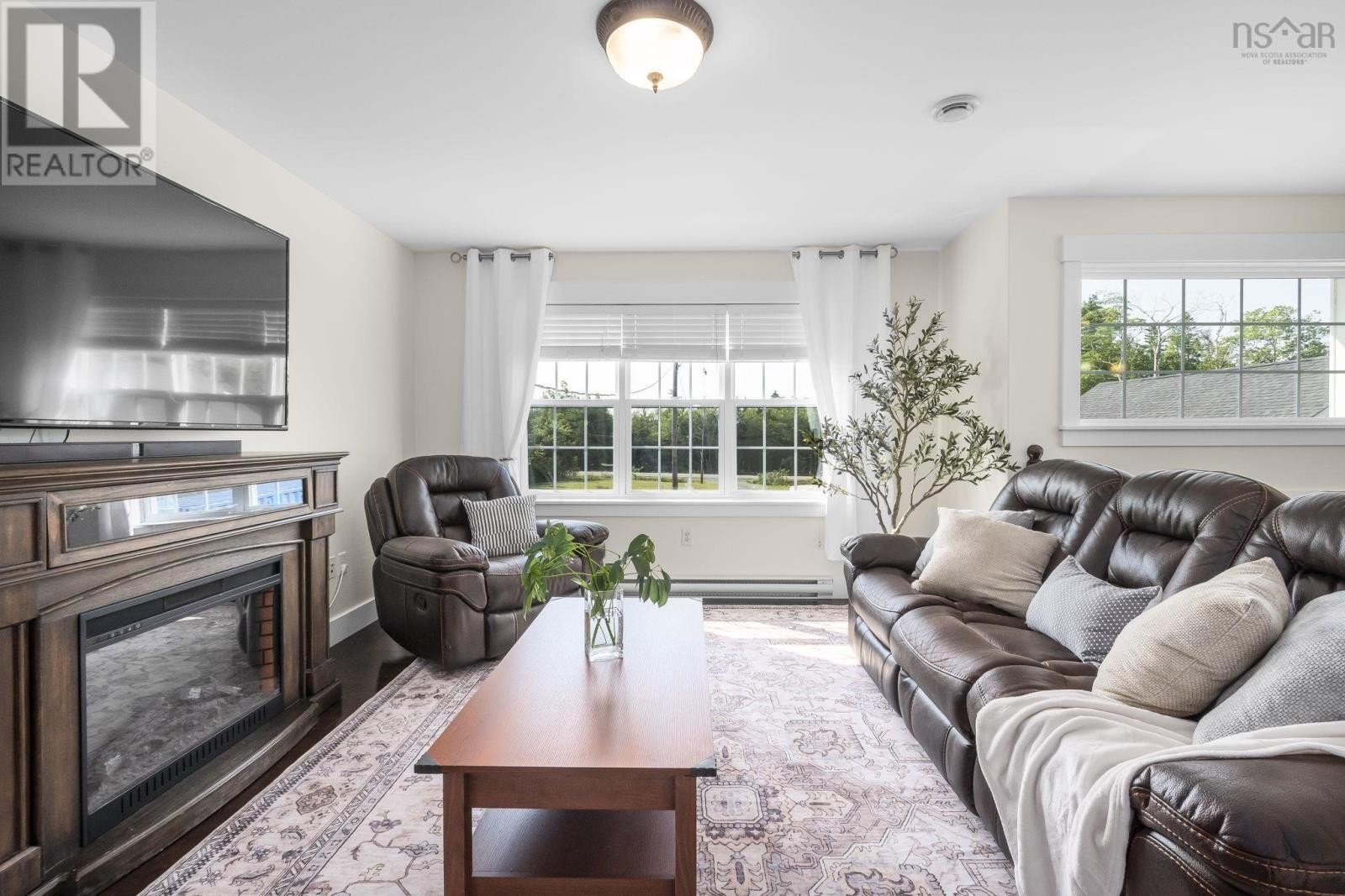 












3350 Old Guysborough Road

,
Devon,




Nova Scotia
B2T1K8

