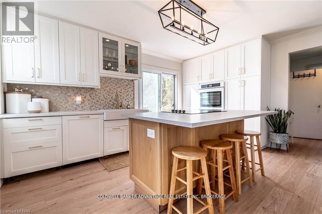 












802 HIGHWAY 20

,
Pelham (Fenwick),




Ontario
L0S1C0

