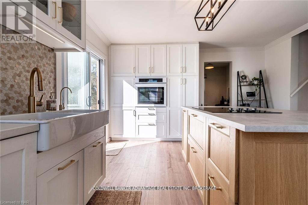 












802 HIGHWAY 20

,
Pelham (Fenwick),




Ontario
L0S1C0

