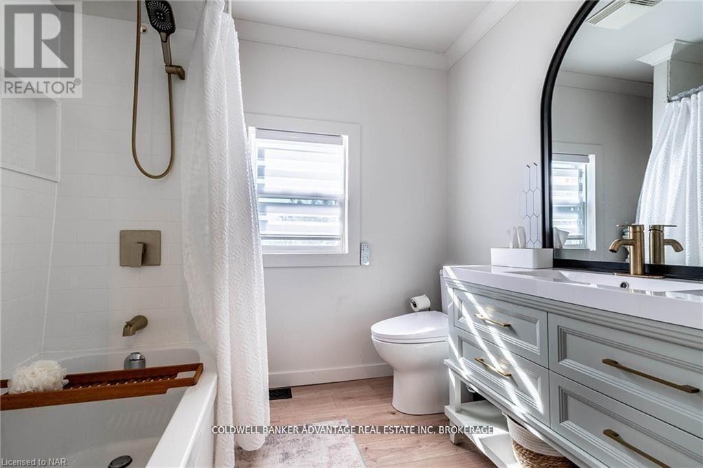 












802 HIGHWAY 20

,
Pelham (Fenwick),




Ontario
L0S1C0

