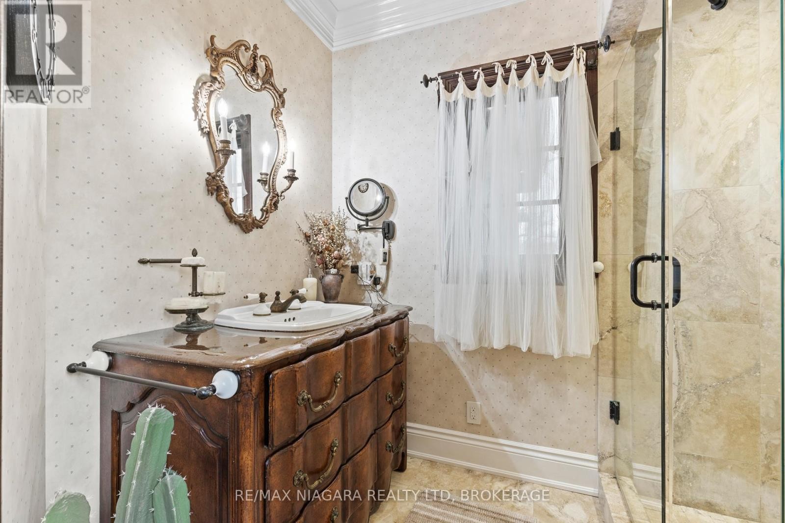 












358C MARTINDALE ROAD

,
St. Catharines (Martindale Pond),




Ontario
L2R6P9

