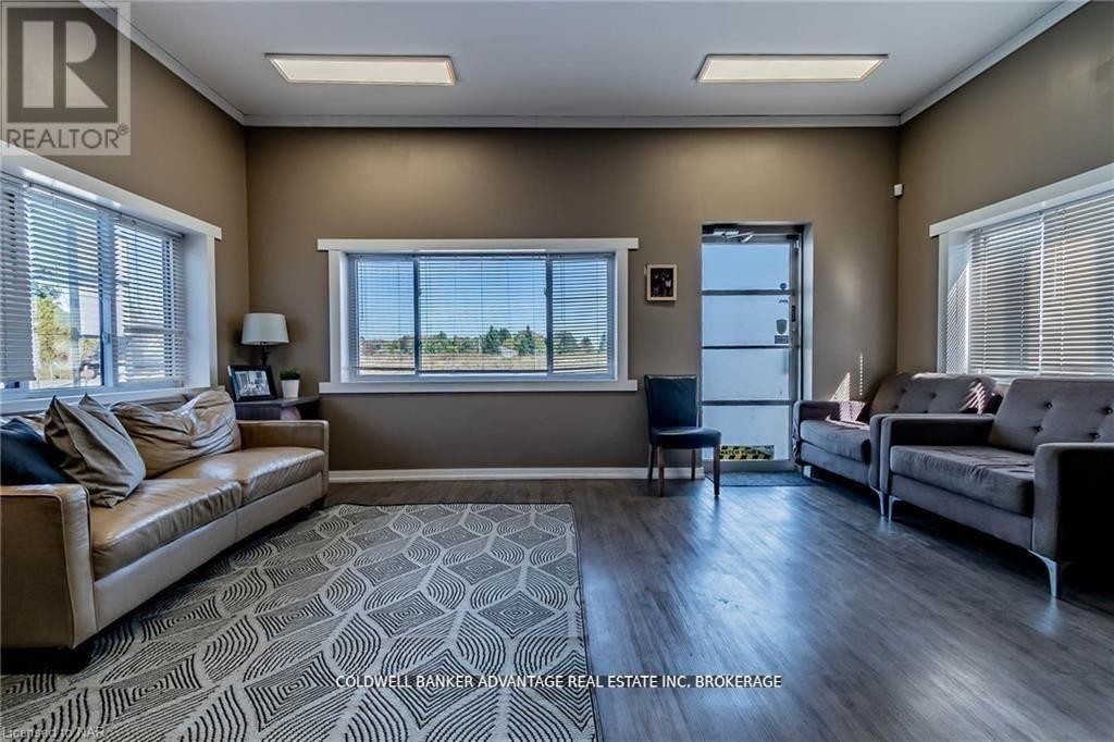 












802 HIGHWAY 20

,
Pelham (Fenwick),




Ontario
L0S1C0


