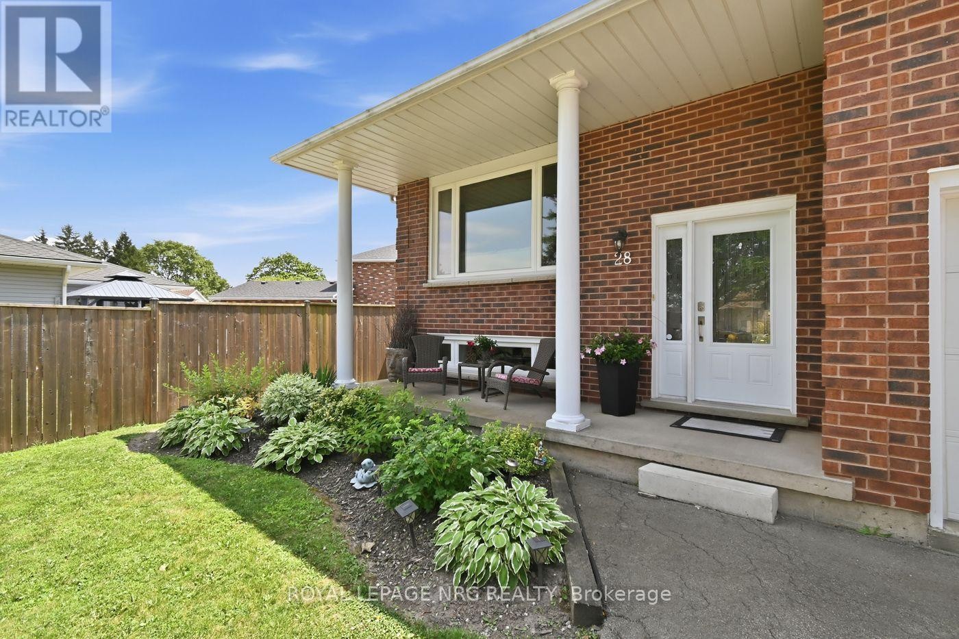 












28 ROLLINS DRIVE

,
Welland (N. Welland),




Ontario
L3C6Z8

