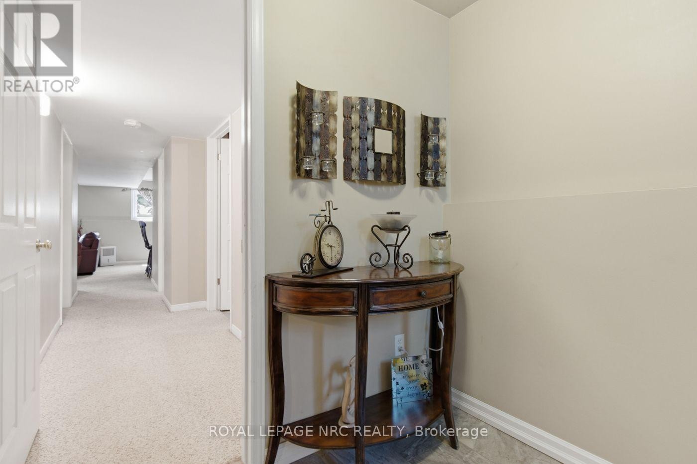 












28 ROLLINS DRIVE

,
Welland (N. Welland),




Ontario
L3C6Z8

