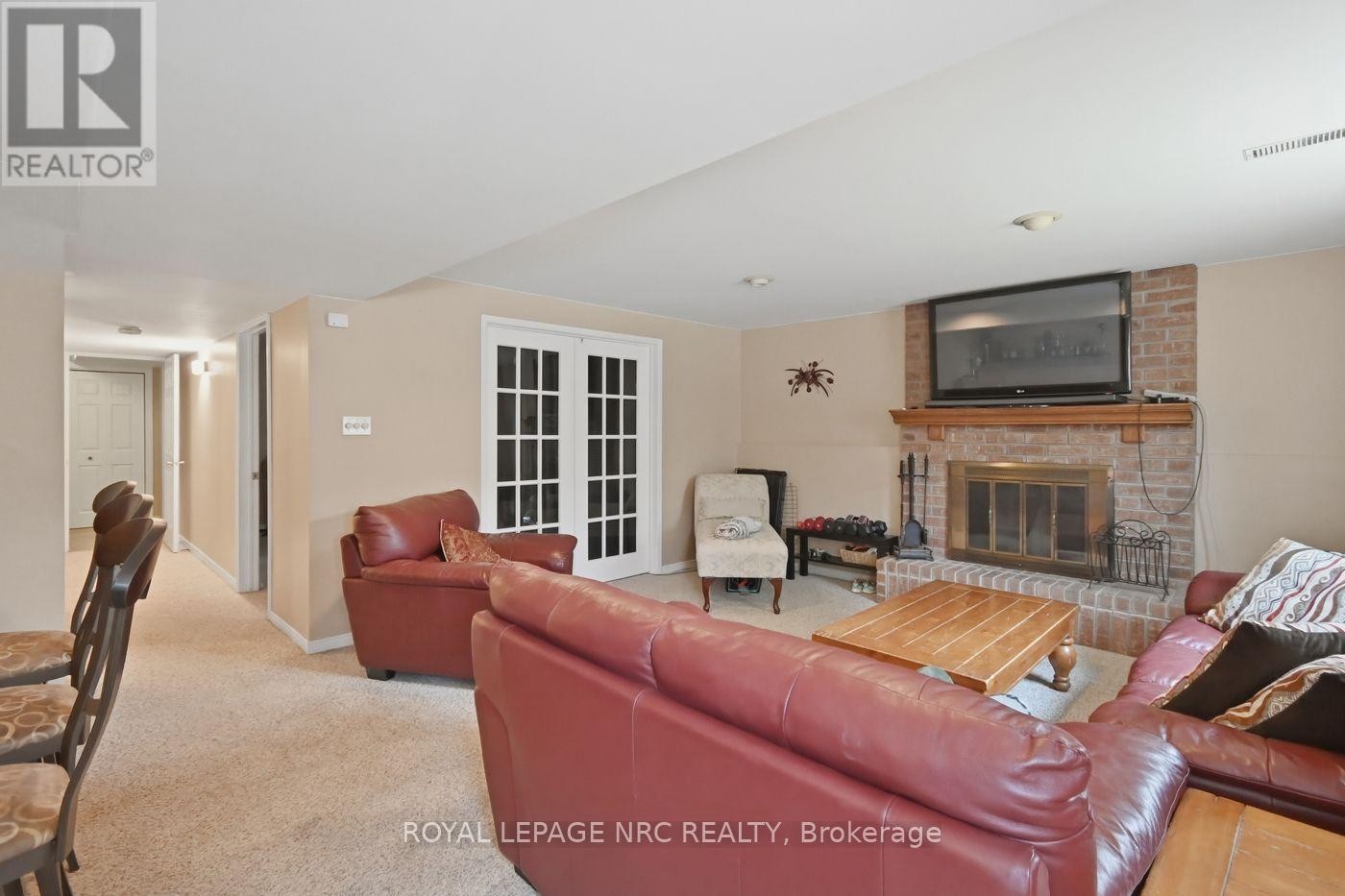 












28 ROLLINS DRIVE

,
Welland (N. Welland),




Ontario
L3C6Z8

