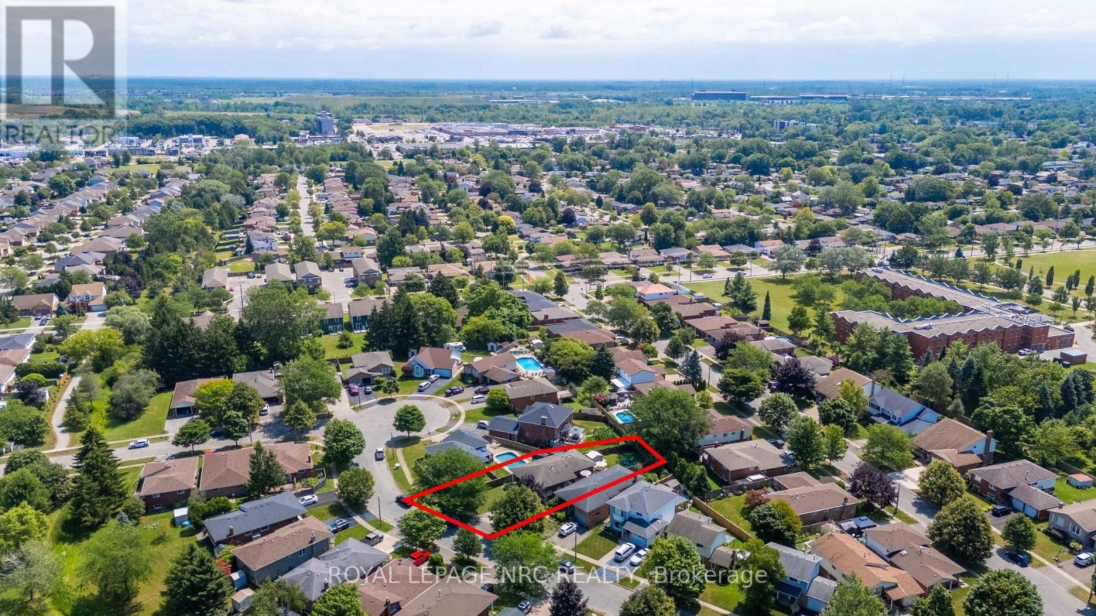 












28 ROLLINS DRIVE

,
Welland (N. Welland),




Ontario
L3C6Z8

