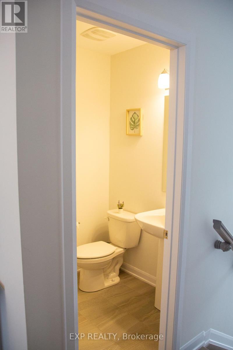 












939 ATHENRY COURT

,
Ottawa,




Ontario
K2J7C9

