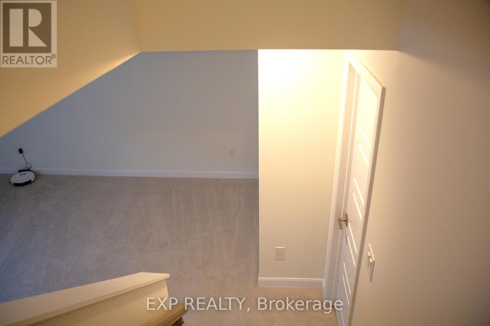












939 ATHENRY COURT

,
Ottawa,




Ontario
K2J7C9

