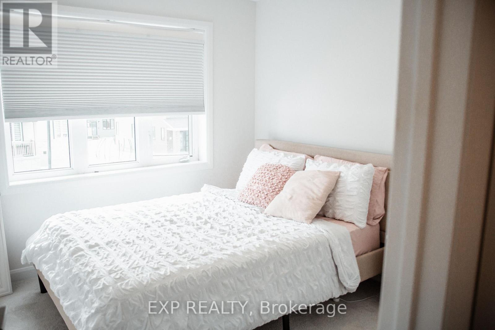 












939 ATHENRY COURT

,
Ottawa,




Ontario
K2J7C9

