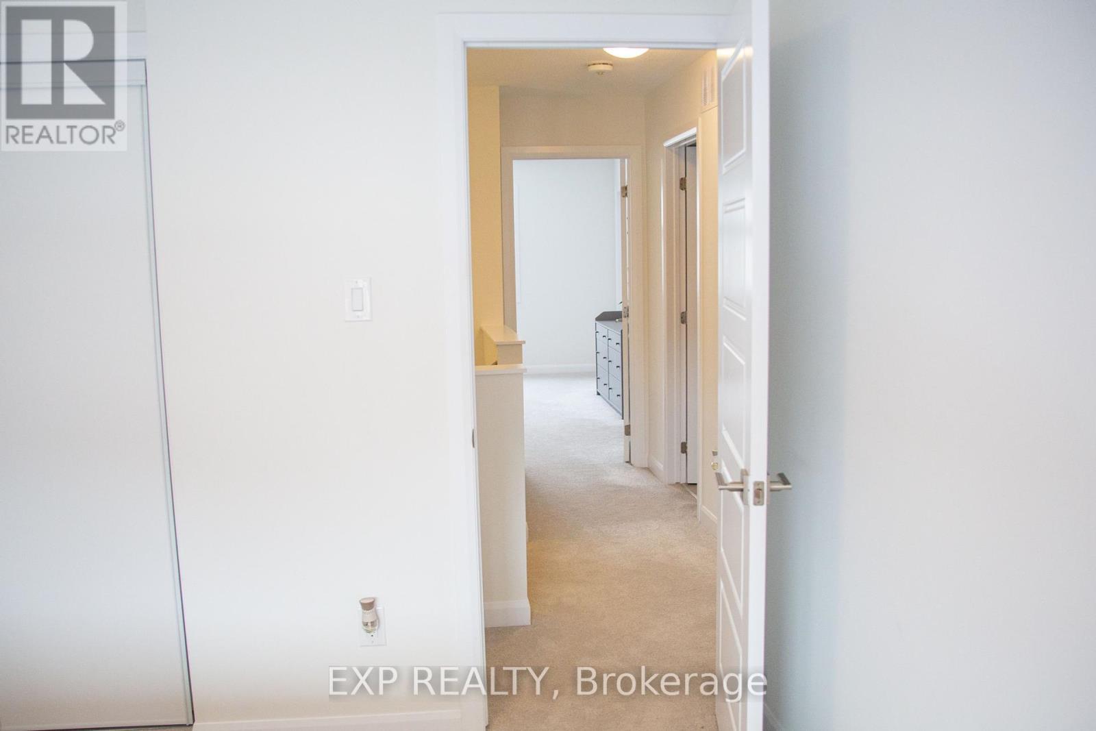 












939 ATHENRY COURT

,
Ottawa,




Ontario
K2J7C9

