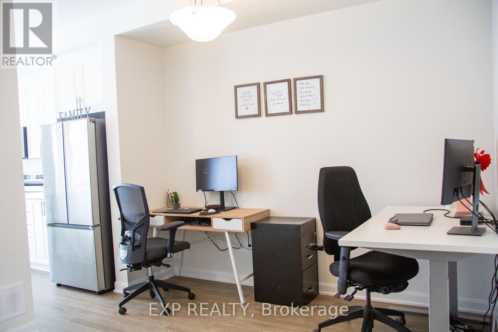 












939 ATHENRY COURT

,
Ottawa,




Ontario
K2J7C9

