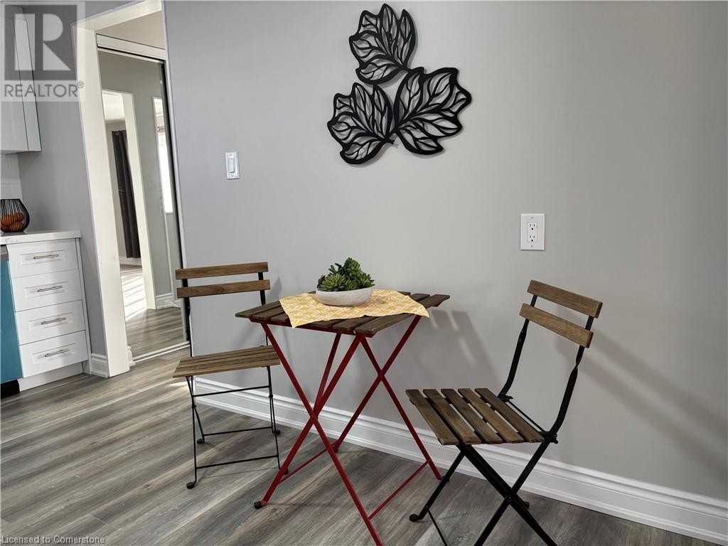 












582 CHAMBERLAIN Road

,
Burlington,




Ontario
L7L2V5

