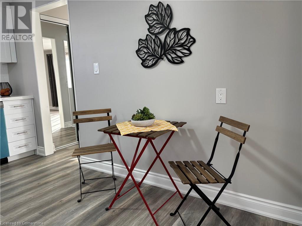 












582 CHAMBERLAIN Road

,
Burlington,




Ontario
L7L2V5

