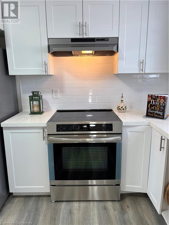 












582 CHAMBERLAIN Road

,
Burlington,




Ontario
L7L2V5

