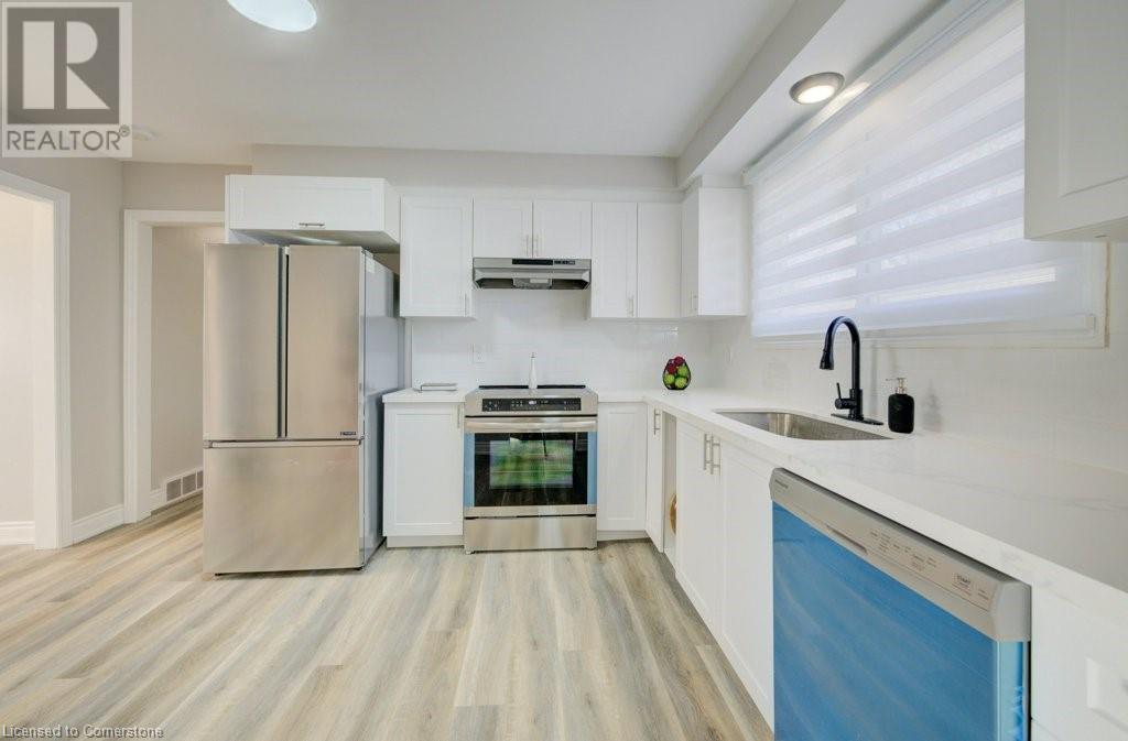 












582 CHAMBERLAIN Road

,
Burlington,




Ontario
L7L2V5

