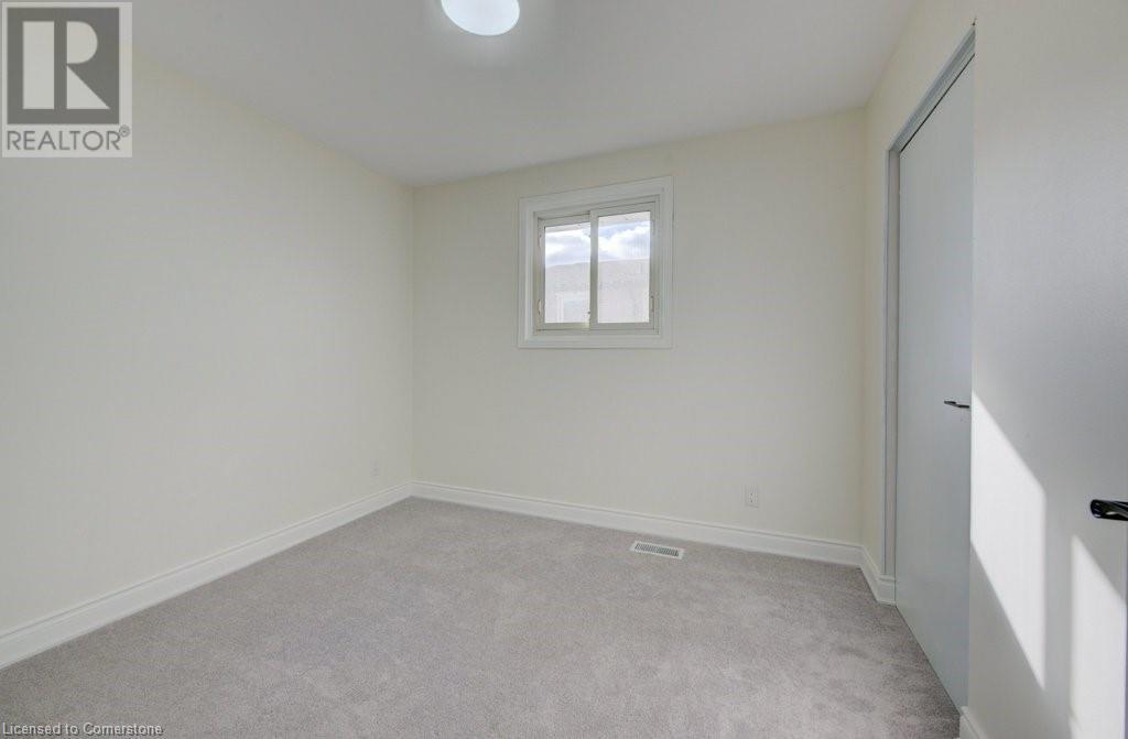 












582 CHAMBERLAIN Road

,
Burlington,




Ontario
L7L2V5

