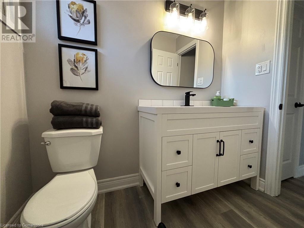 












582 CHAMBERLAIN Road

,
Burlington,




Ontario
L7L2V5

