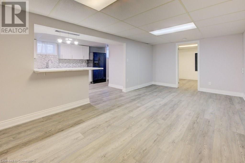 












582 CHAMBERLAIN Road

,
Burlington,




Ontario
L7L2V5

