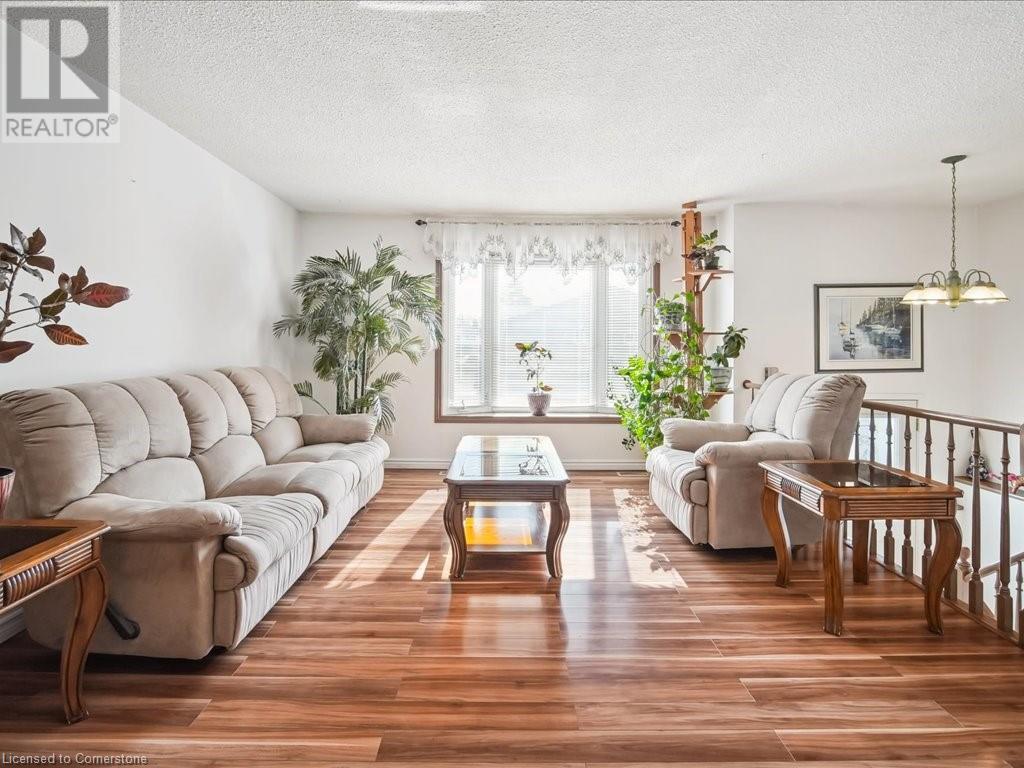 












935 DARYL Drive

,
Burlington,




Ontario
L7T4C1

