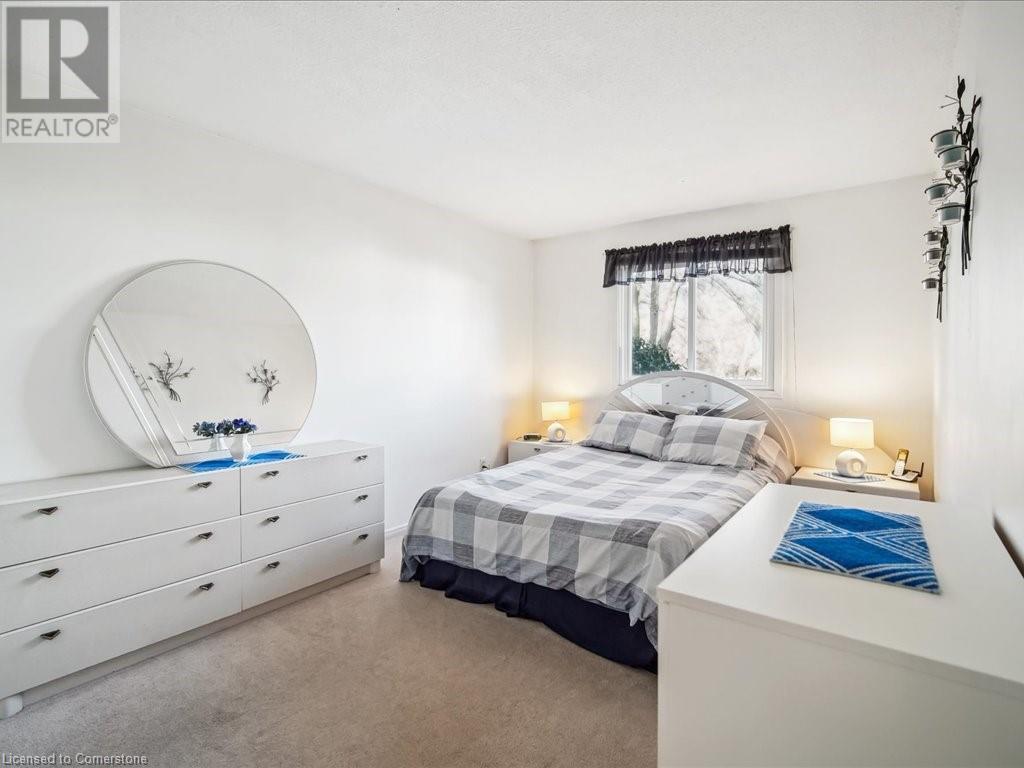 












935 DARYL Drive

,
Burlington,




Ontario
L7T4C1

