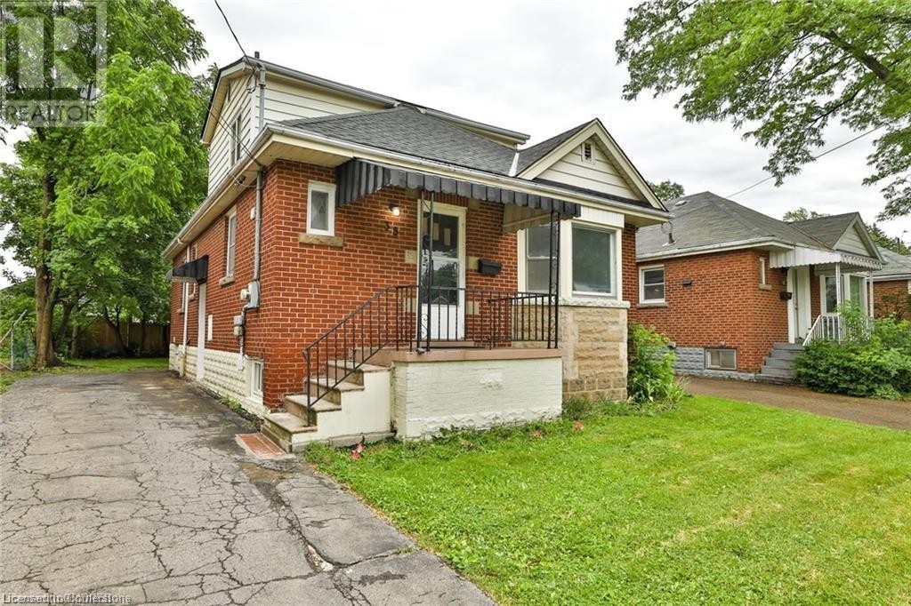 












35 WEST 3RD Street

,
Hamilton,




Ontario
L9C3J8

