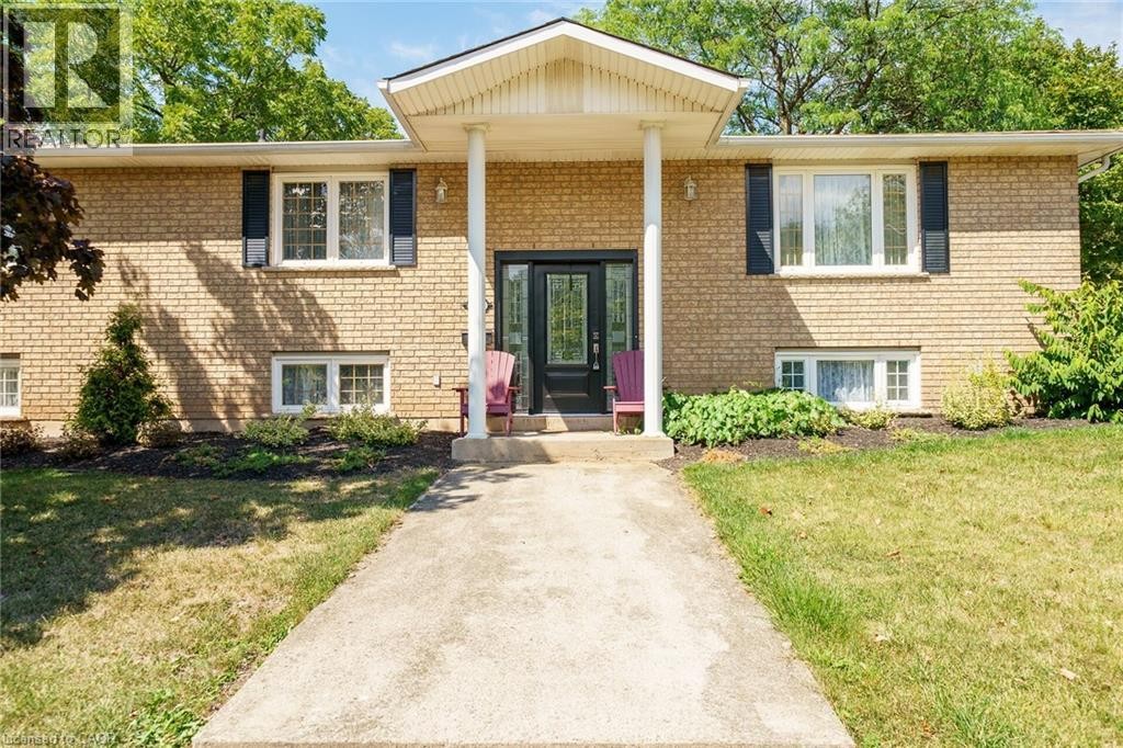 












1 RENATA Court

,
Dundas,




Ontario
L9H6X1

