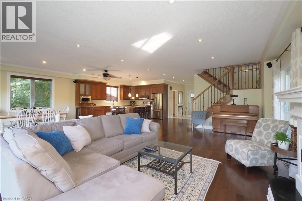 












530 ST ANDREW Street E

,
Fergus,




Ontario
N1M1R6

