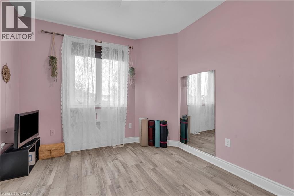 












75 CHASE Crescent

,
Cambridge,




Ontario
N3C0B3

