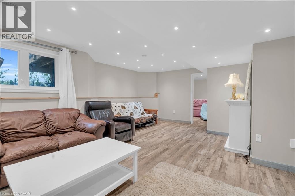 












75 CHASE Crescent

,
Cambridge,




Ontario
N3C0B3

