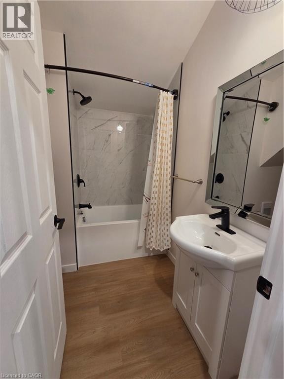 












30 STIRTON Street Unit# 3

,
Hamilton,




Ontario
L8L6E8

