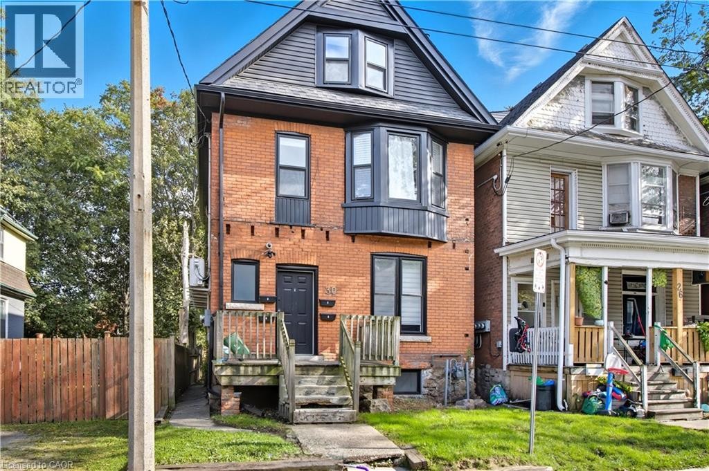 












30 STIRTON Street Unit# 3

,
Hamilton,




Ontario
L8L6E8

