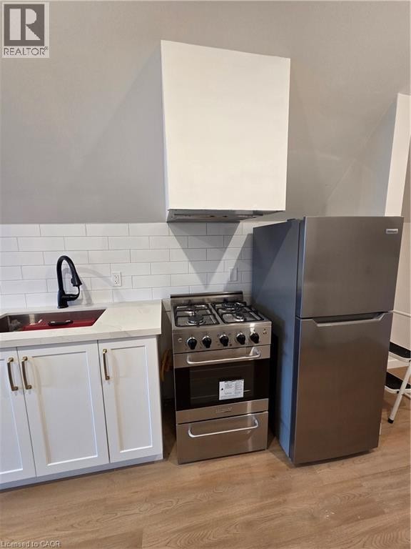 












30 STIRTON Street Unit# 3

,
Hamilton,




Ontario
L8L6E8

