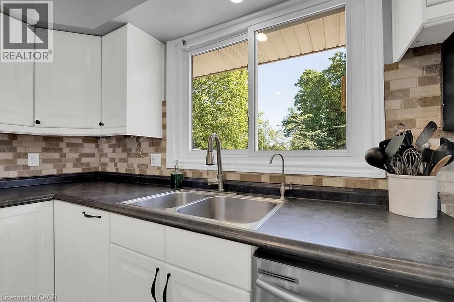 












795 PORT MAITLAND Road

,
Dunnville,




Ontario
N1A2W6

