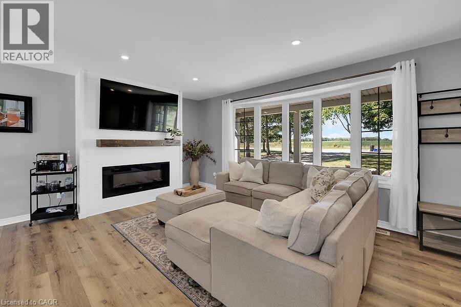 












795 PORT MAITLAND Road

,
Dunnville,




Ontario
N1A2W6

