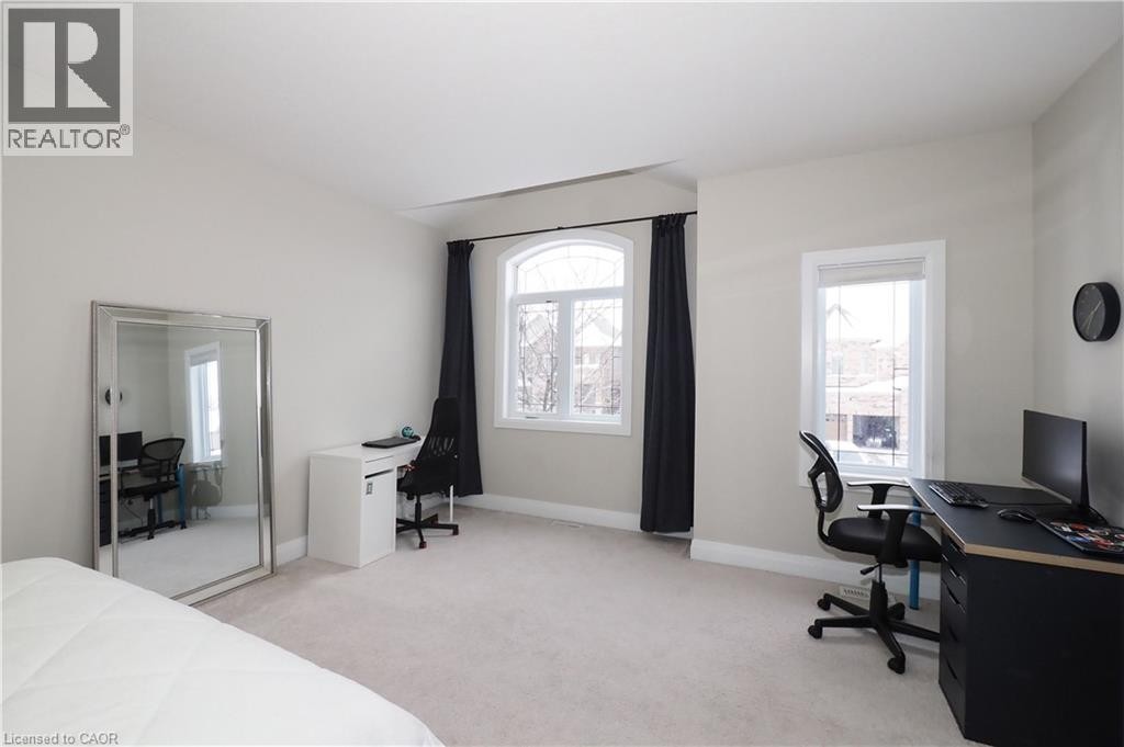 












604 PINERY Trail

,
Waterloo,




Ontario
N2V2Y6

