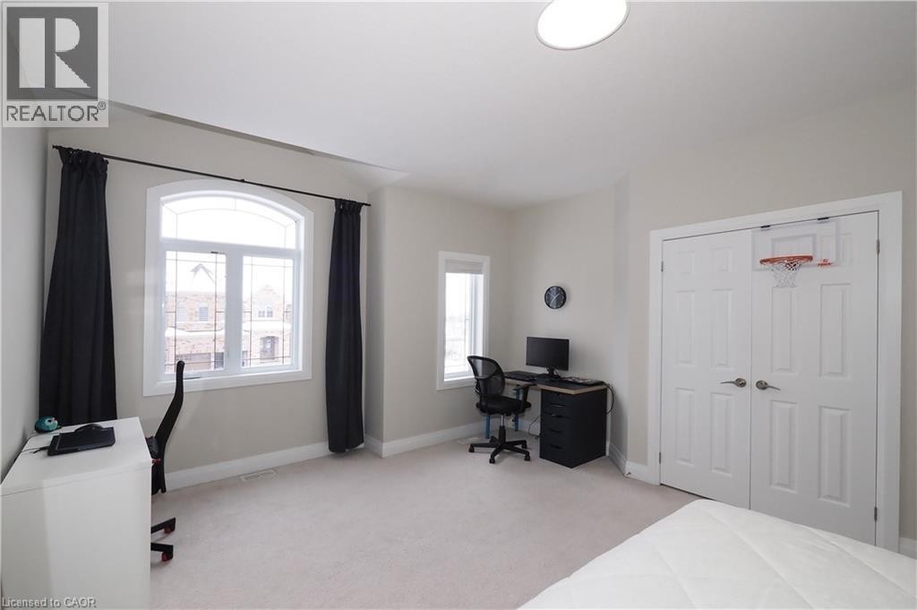 












604 PINERY Trail

,
Waterloo,




Ontario
N2V2Y6

