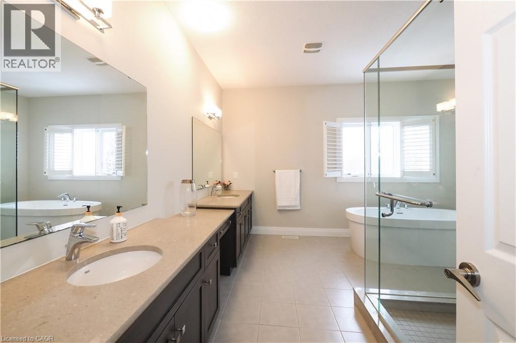 












604 PINERY Trail

,
Waterloo,




Ontario
N2V2Y6

